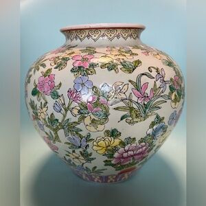 Chinoiserie Mille Fleurs Mid Century Chinese Vase